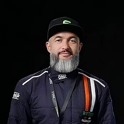 Айк Симонян